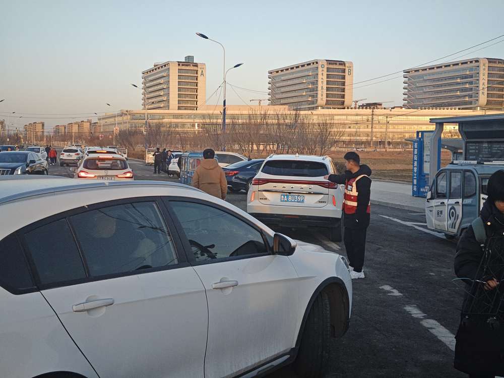 五分公司黃河大道北延項(xiàng)目部 (4).jpg 五分公司黃河大道北延項(xiàng)目部 (4).jpg